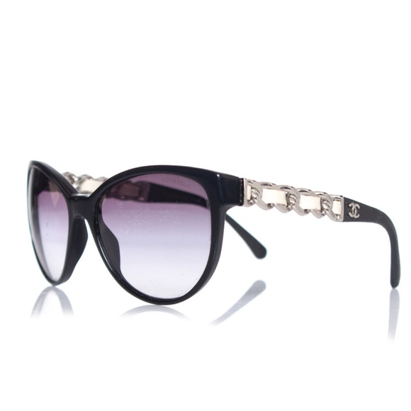 New! CHANEL Cat-eye chain link sunglasses black + white, Chanel case + cloth - Picture 1 of 11